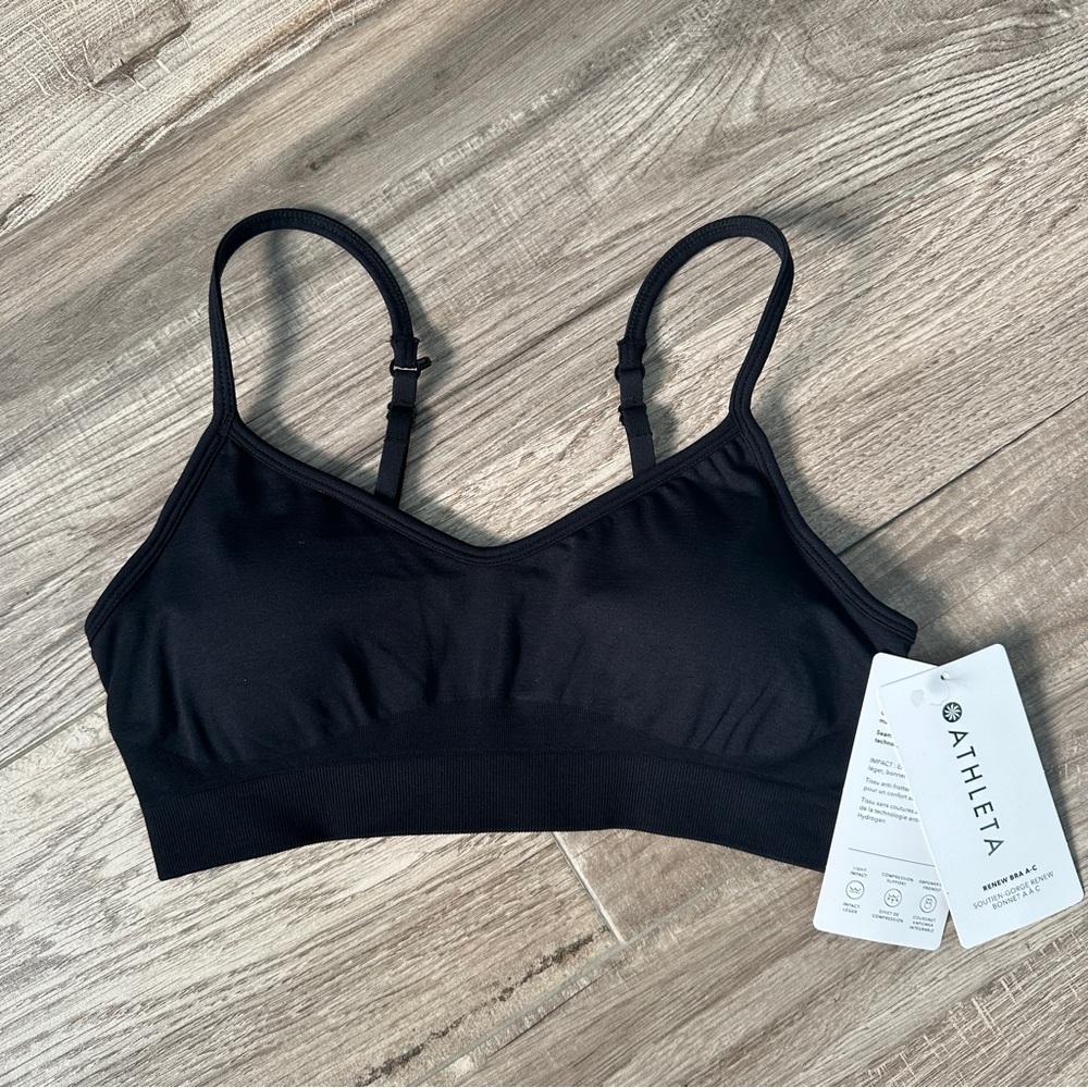 NWT Athleta Women’s Renew Sports Bra for A-C Cups in black size small